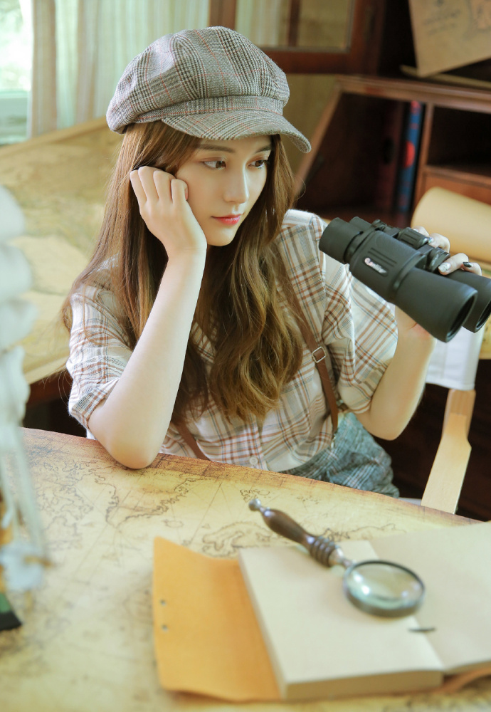 探险家文艺美女清新性感写真 4