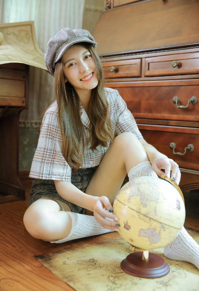 探险家文艺美女清新性感写真 6