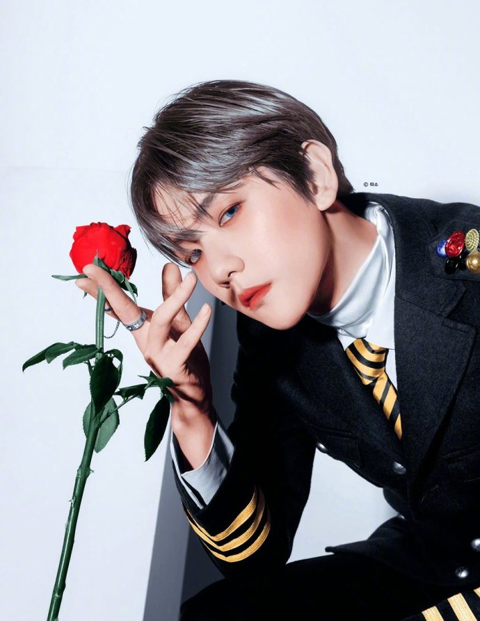 韩国男明星exo成员边伯贤绅士写真 4