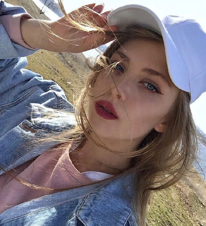 欧美美女自信自拍照 3