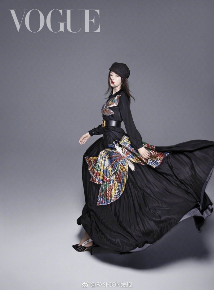 大陆美女明星秦岚《Vogue》台湾十月刊封面图片 7