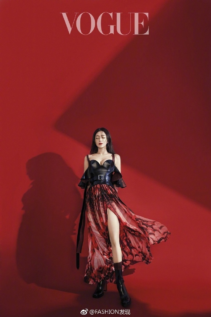 大陆美女明星秦岚《Vogue》台湾十月刊封面图片 8