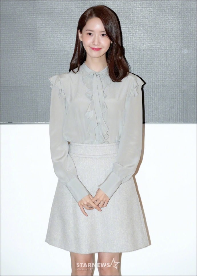 韩国美女团少女时代成员林允儿现代百货免税店 9