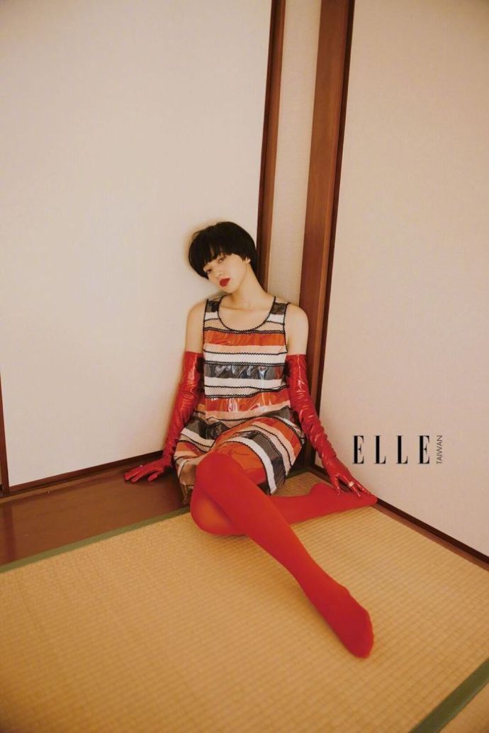 日本美女模特小松菜奈 x 台湾版《ELLE》11月刊封 4