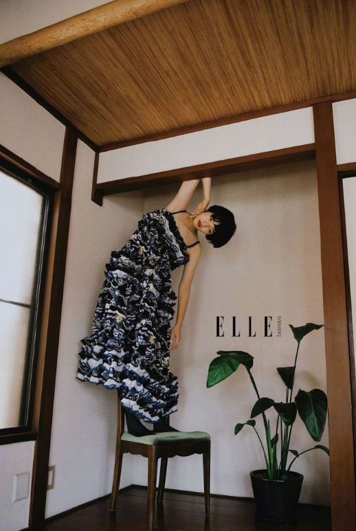 日本美女模特小松菜奈 x 台湾版《ELLE》11月刊封 8