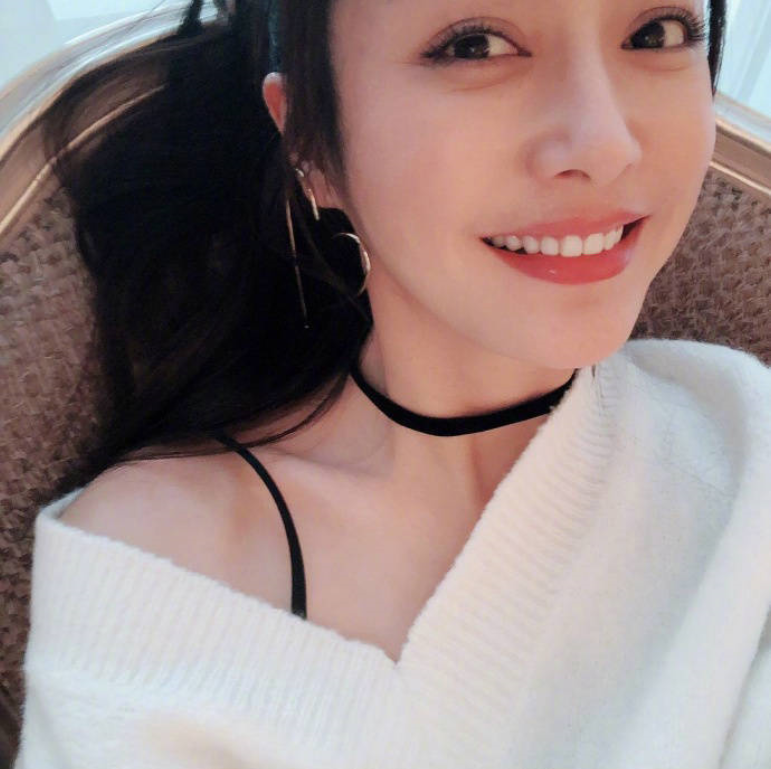 中国女明星秦岚运动风自拍照片 5