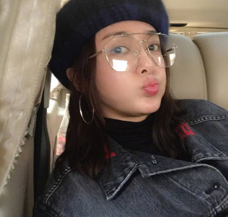 中国女明星秦岚运动风自拍照片 6