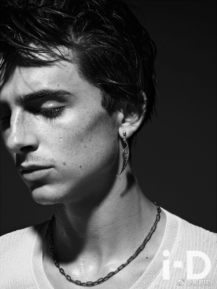 欧美男明星Timoth&eacute;e Chalamet登《i-D》2018冬季刊封面