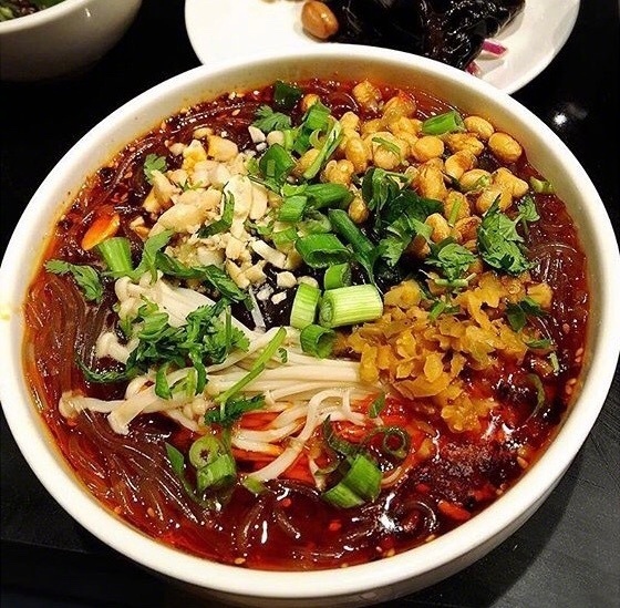 成都小吃酸辣粉美食图片