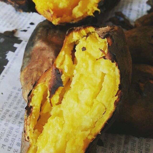 冬季美食之烤红薯图片 7