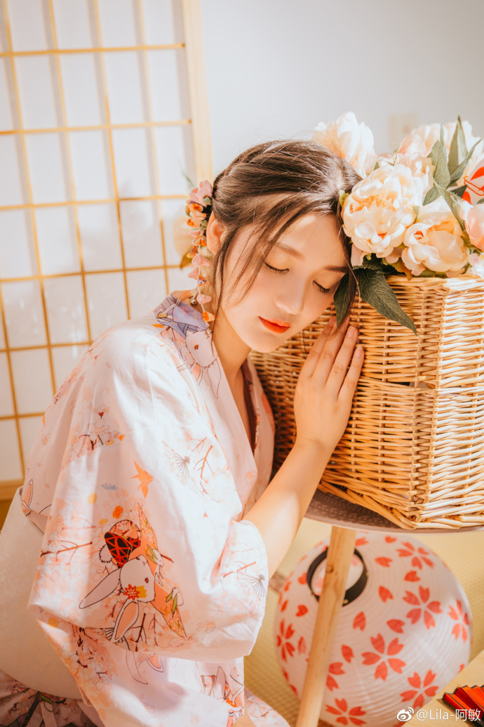 清纯美女樱花和服小露酥胸性感图片 7