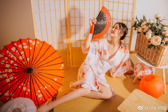 清纯美女樱花和服小露酥胸性感图片 8