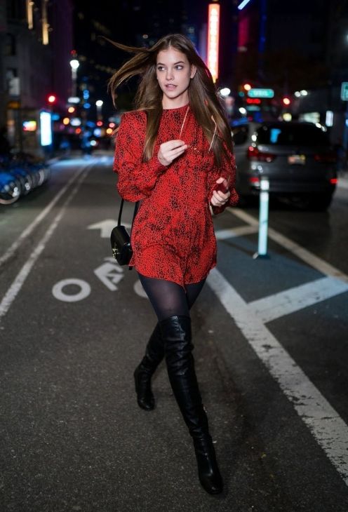 欧美美女超模芭芭拉Barbara Palvin出街维秘总部试装 4