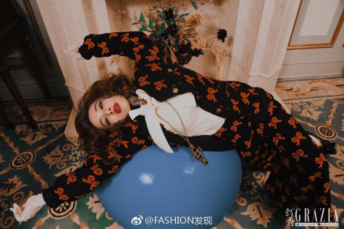 台湾美女歌手蔡依林《红秀Grazia》十月刊封面图 6