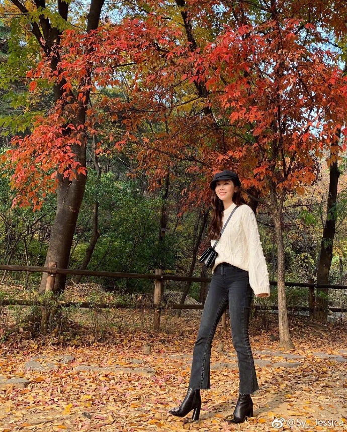 韩国美女明星郑秀妍Jessica秋天郊游图片 2