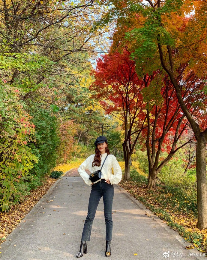 韩国美女明星郑秀妍Jessica秋天郊游图片 4