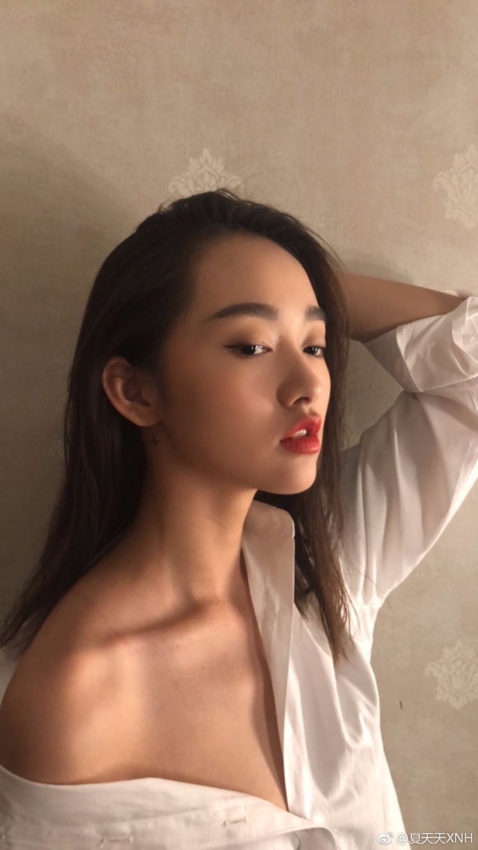 南京艺术学院美女夏倪慧小露香肩性感自拍照 8