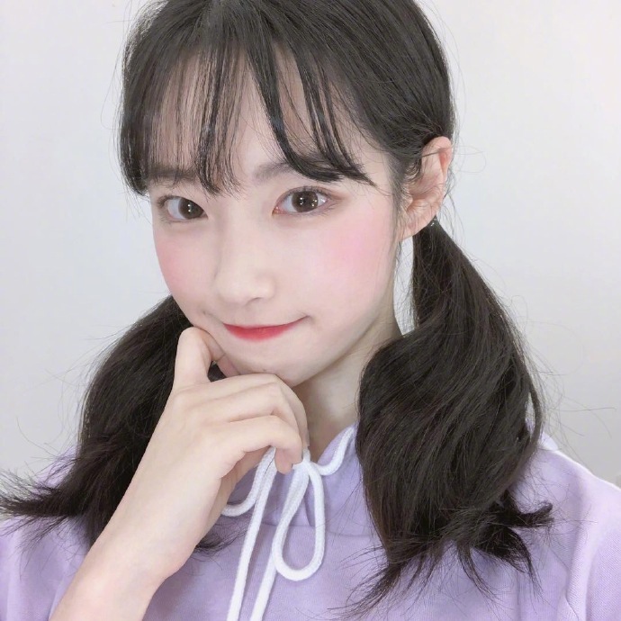 像艾琳和泰妍妹子自拍照