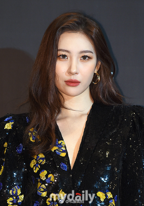 韩国女歌手Wonder Girls宣美出席时尚活动图片 3