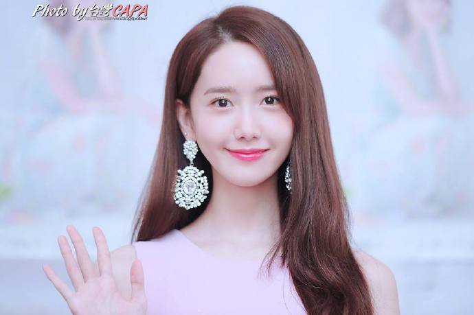 韩国女歌手林允儿台湾FM高清图片 7