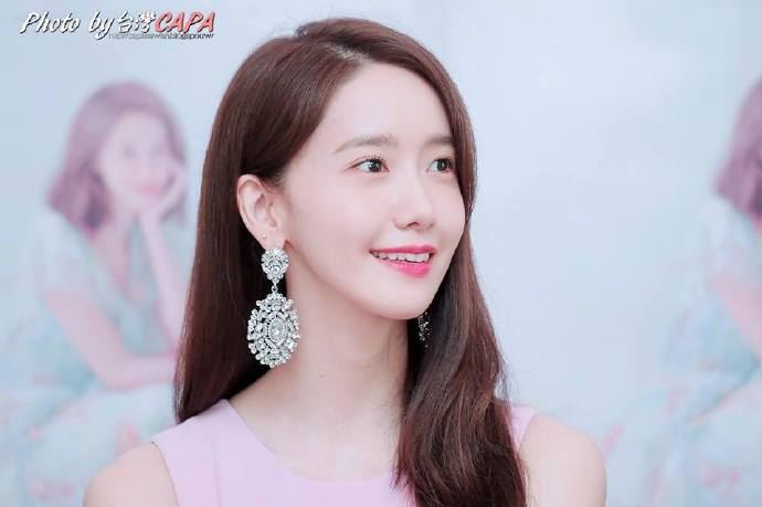 韩国女歌手林允儿台湾FM高清图片 9