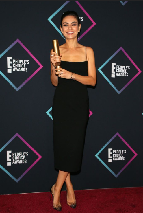 欧美美女明星Mila Kunis米拉昆尼斯性感黑裙出席活 6