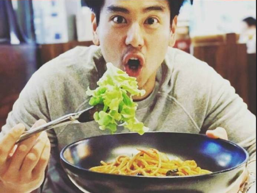 台湾男明星彭于晏你的吃货男神图片 10
