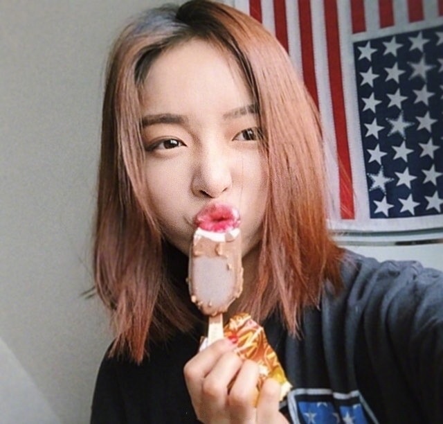 女生齐肩发型图片Look 齐肩发美女自拍照 4