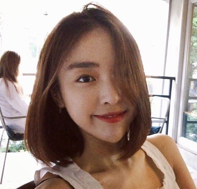 女生齐肩发型图片Look 齐肩发美女自拍照 6