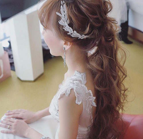 时尚新娘发型图片 婚礼那天必须要从头美到脚 5