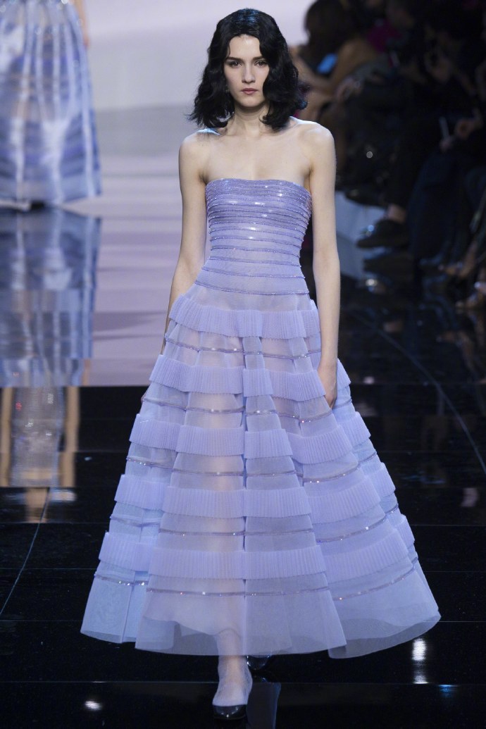 Armani Priv&eacute;紫霞仙子婚纱礼服图片