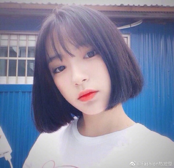 空气刘海美人自拍照参考