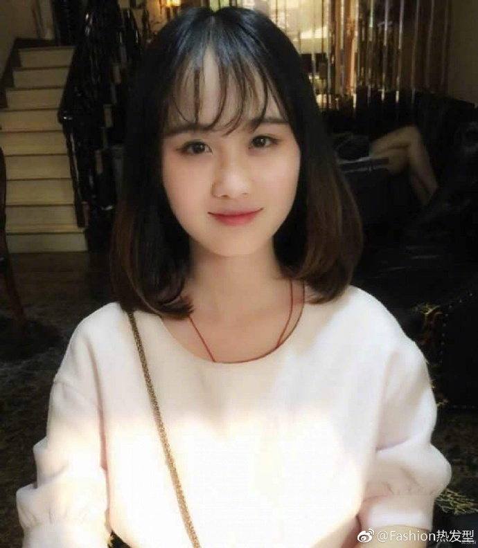 空气刘海美人自拍照参考 3