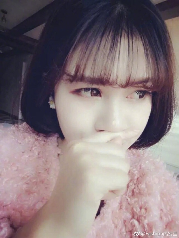 空气刘海美人自拍照参考 5
