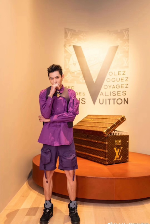 90后小鲜肉路易威登代言人吴亦凡出席LV VVV Shan 3