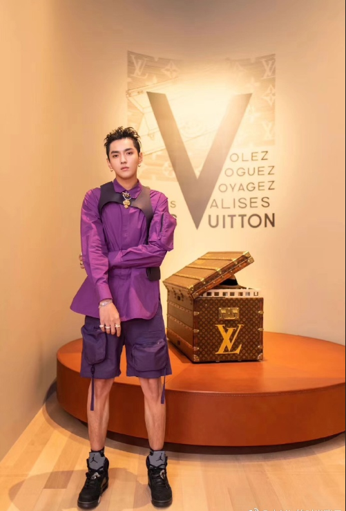 90后小鲜肉路易威登代言人吴亦凡出席LV VVV Shan 4