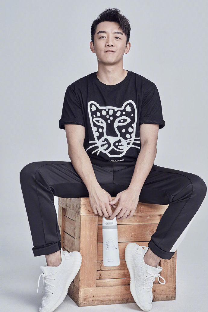 内地男明星小猎豹郑恺写真酷帅的街头潮范boy 3