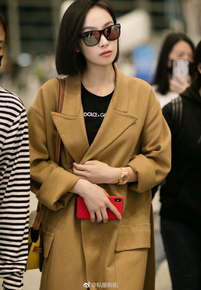 中国美女明星宋茜驼色大衣机场街拍图片 4