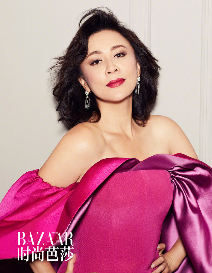 不老女神刘嘉玲《时尚芭莎》12月刊时尚封面图片 2