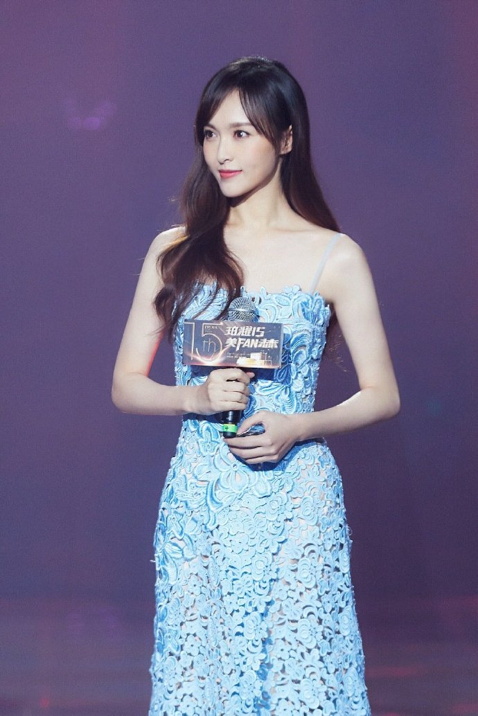 中国美女明星唐嫣精致长裙温柔又浪漫图片 4