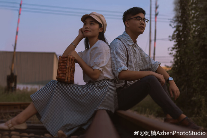 英伦复古婚纱照图片 3