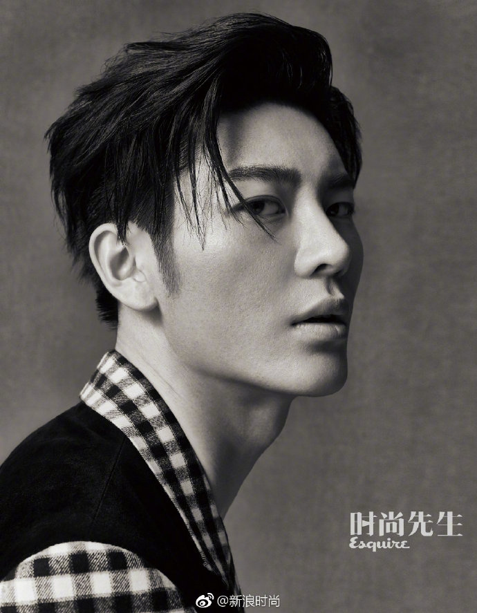 中国男明星王嘉《时尚先生Esquire》黑皮书秋冬封 6