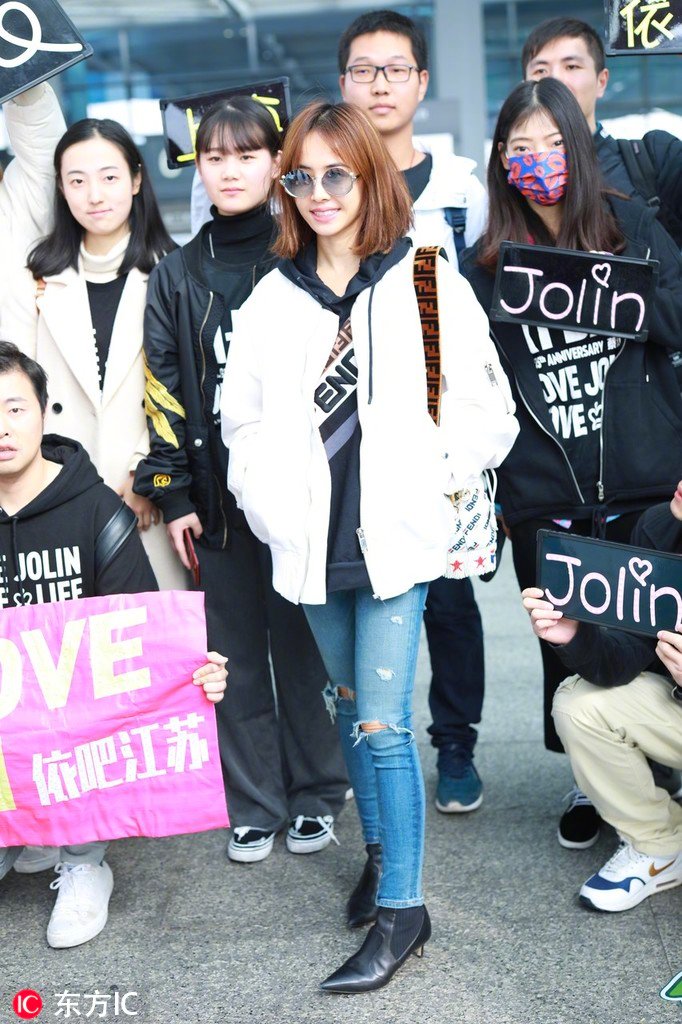 台湾女歌手蔡依林上海机场街拍图片 5