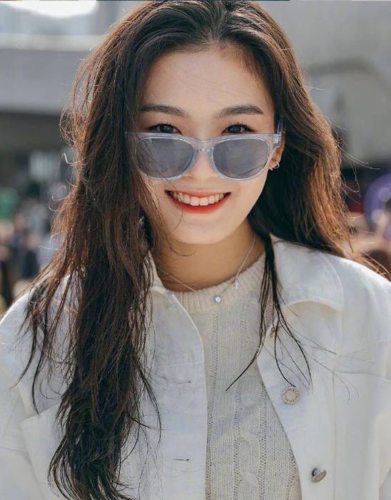 韩国美女牛仔服搭配阔腿裤街拍2019春夏首尔时装 3