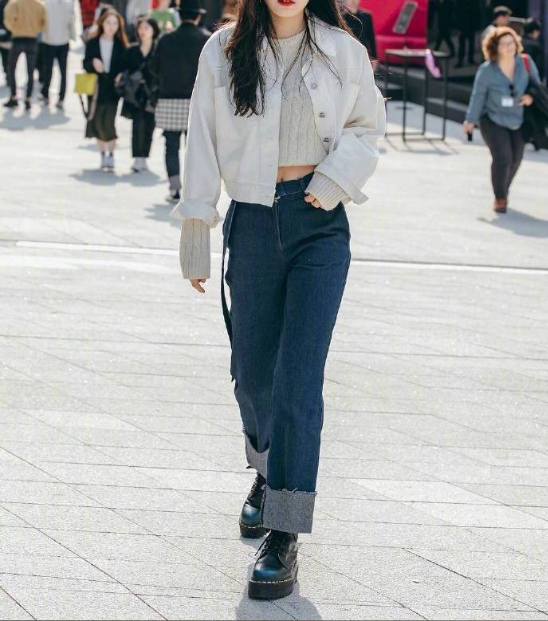 韩国美女牛仔服搭配阔腿裤街拍2019春夏首尔时装 4