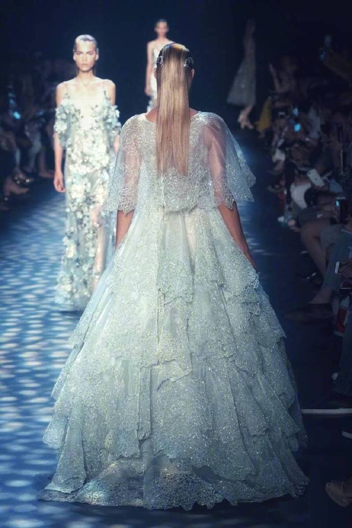 Marchesa Spring 2017RTW梦幻仙裙礼服图片 5