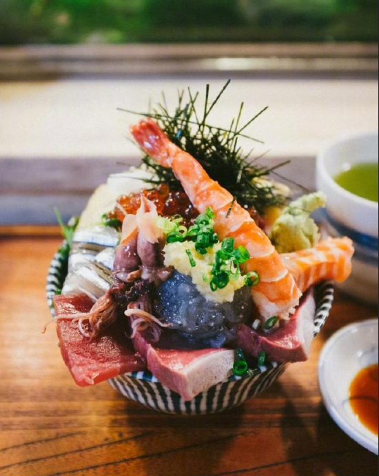 日式料理宵夜图片