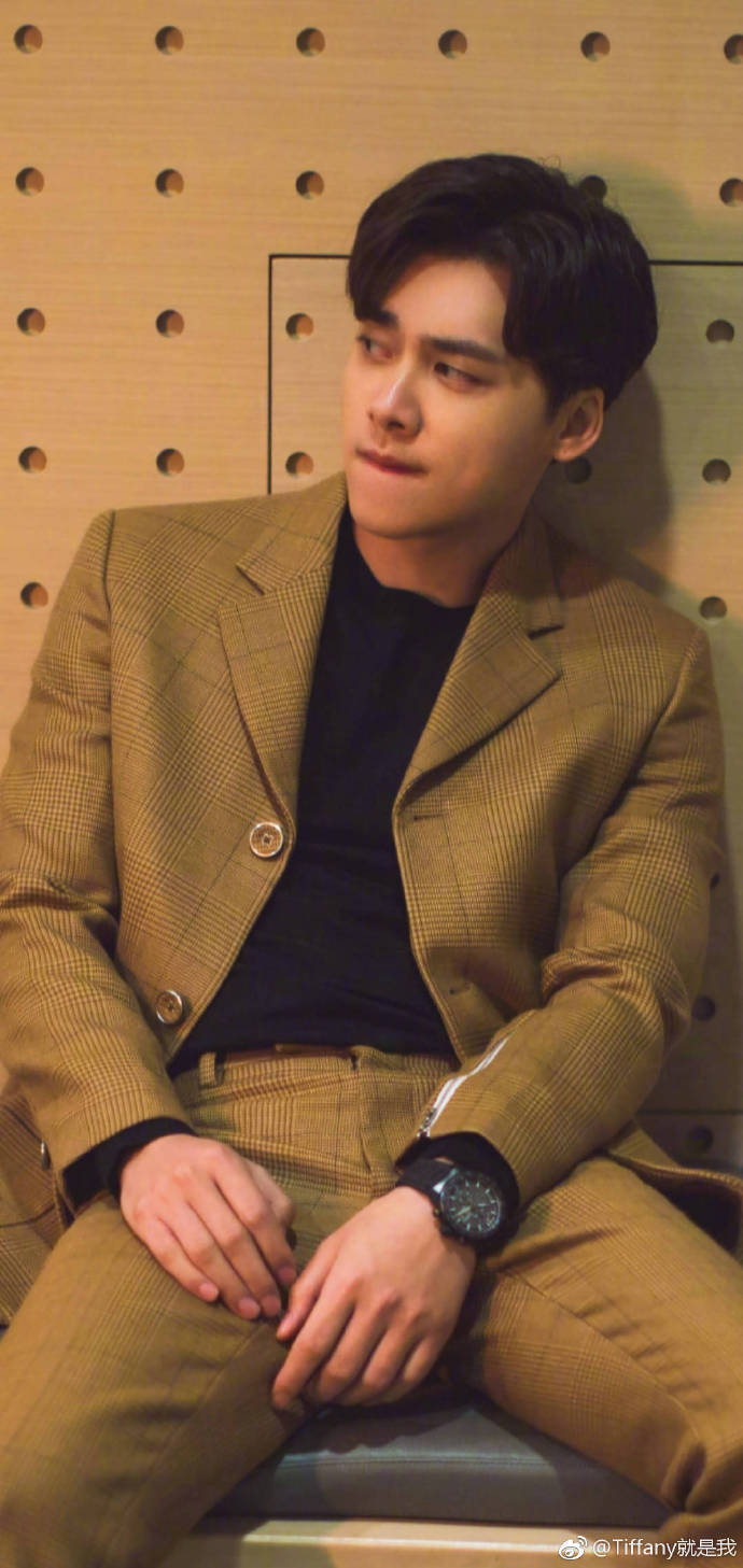 内地男影星李易峰西装写真图片 6
