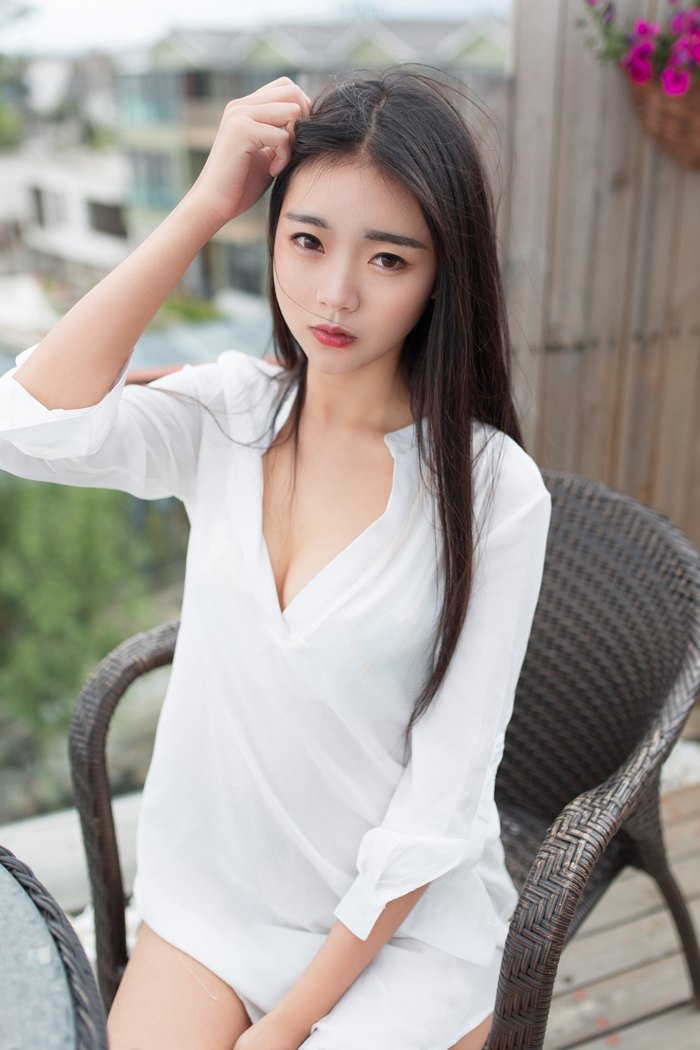 国产嫩模Vicky气质写真图片 2