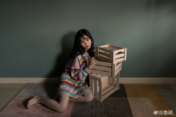 清纯美女姐妹花彩色毛衣闺蜜写真图片 9